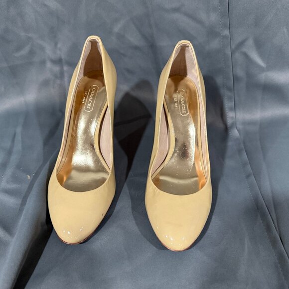 Coach Tan Heels - Picture 1 of 5